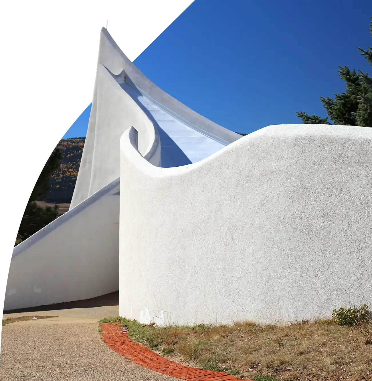 Pathway leading up to the Angel Fire Memorial building
